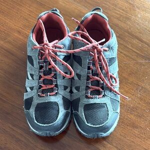 Columbia Boys Lightweight Hiking Shoes/Sneakers - Sz 6